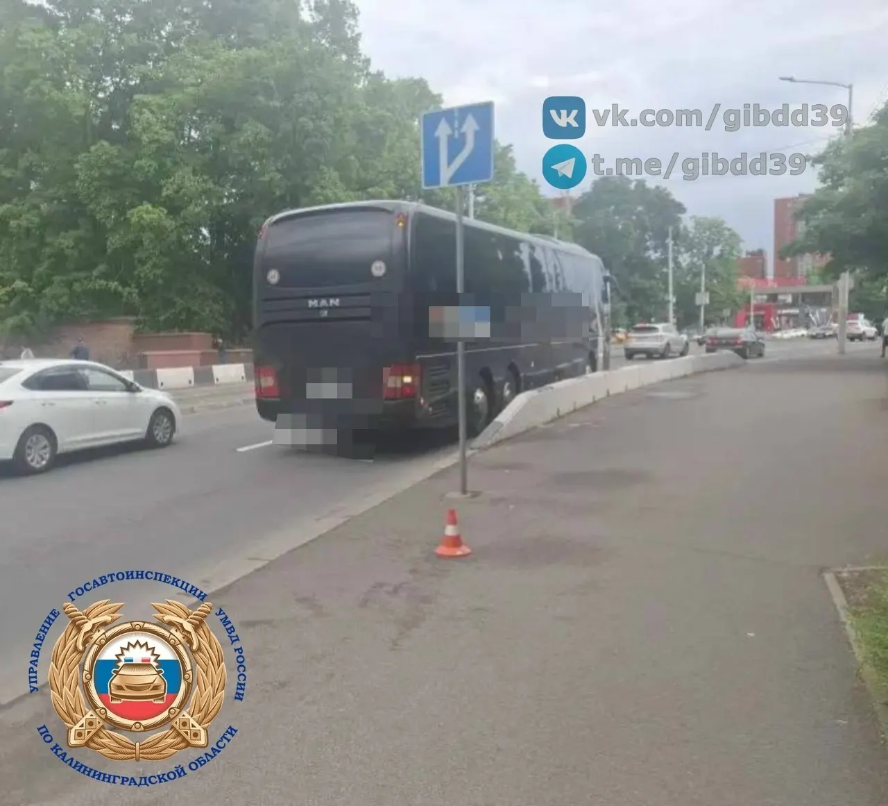Днём на улице Невского женщина на электросамокате сбила пешехода; обе получили травмы. Инспекторы выясняют обстоятельства происшествия.