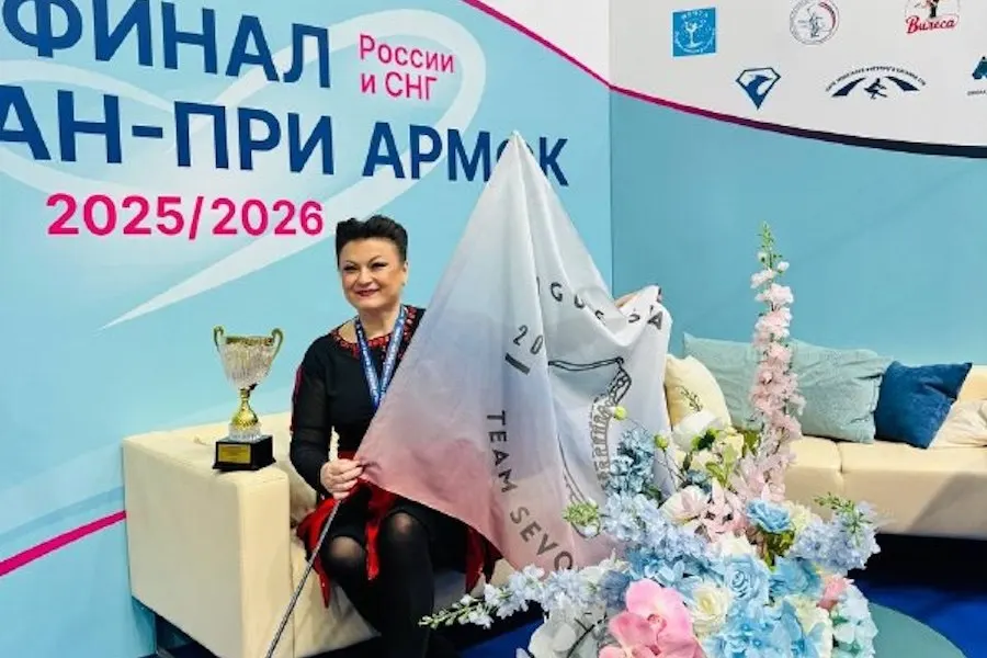 Оксана Теплова из Калининграда выиграла финал Гран‑при Ассоциации развития массового катания на коньках в категории взрослых любителей: финал прошёл в Москве на «Чкалов Арене».