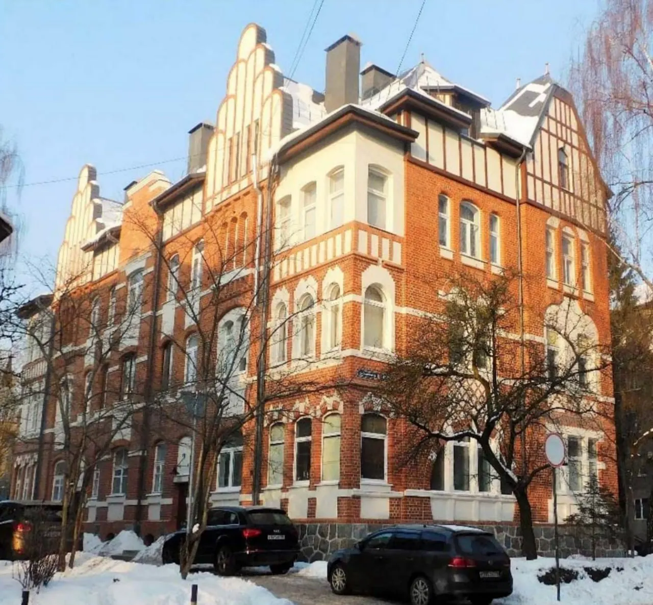 Жилой дом 1907 года постройки на улице Зоологической включён в Единый государственный реестр объектов культурного наследия местного значения, утверждён охранный предмет и границы территории.