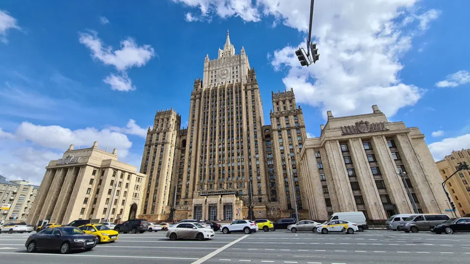 Заместитель министра иностранных дел заявил, что заморозка войны без устранения корневых причин невозможна; Москва нацелена на достижение своих целей в Украине к 2024 году.