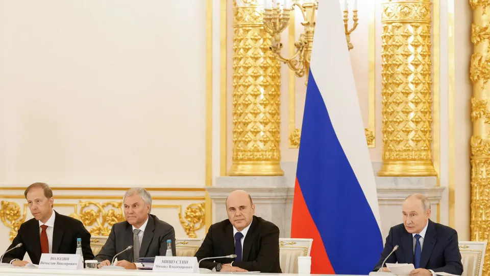 Президент обозначил необходимость системной подготовки к трудоустройству возвращающихся с фронта и развертывания региональных мер поддержки ветеранов.