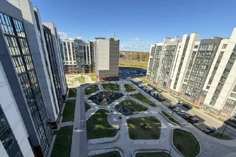 Рынок долгосрочной аренды Калининграда: топ двушек по цене 115–200 тыс. ₽ в месяц, предлагаются варианты «заезжай и живи» с видом на зелень и панорамными окнами.
