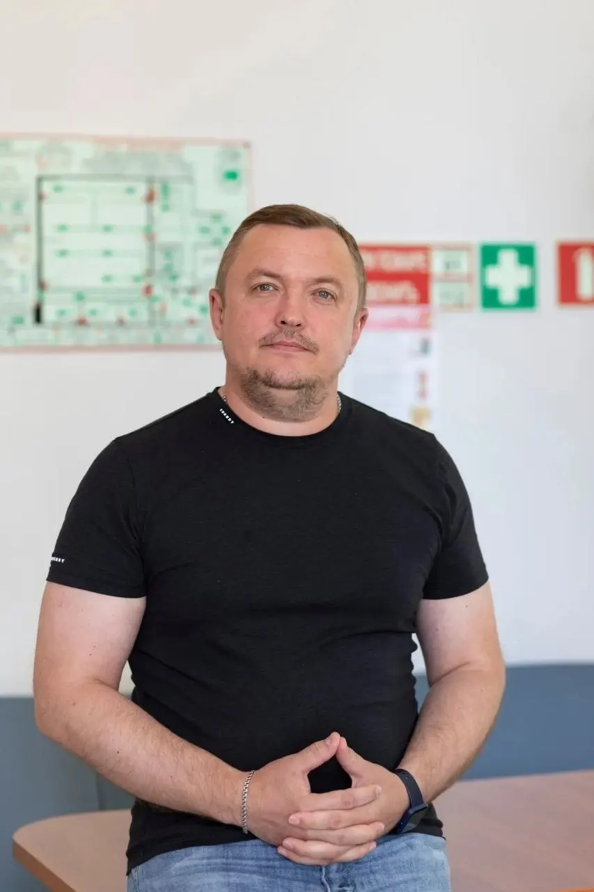 Новый руководитель зоопарка — Андрей Малашин. Он ранее занимал пост заместителя по административно-хозяйственным вопросам и имеет опыт работы в учреждении с 2019 года.