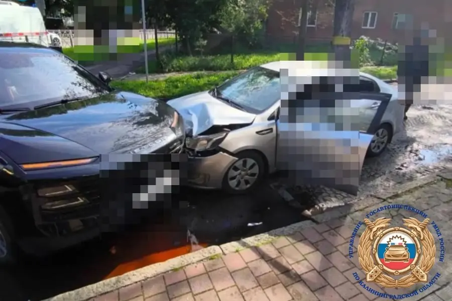 68-летний водитель «Киа» потерял контроль над автомобилем из-за внезапного ухудшения самочувствия и столкнулся с автомобилем «Джетур»; водитель погиб на месте.