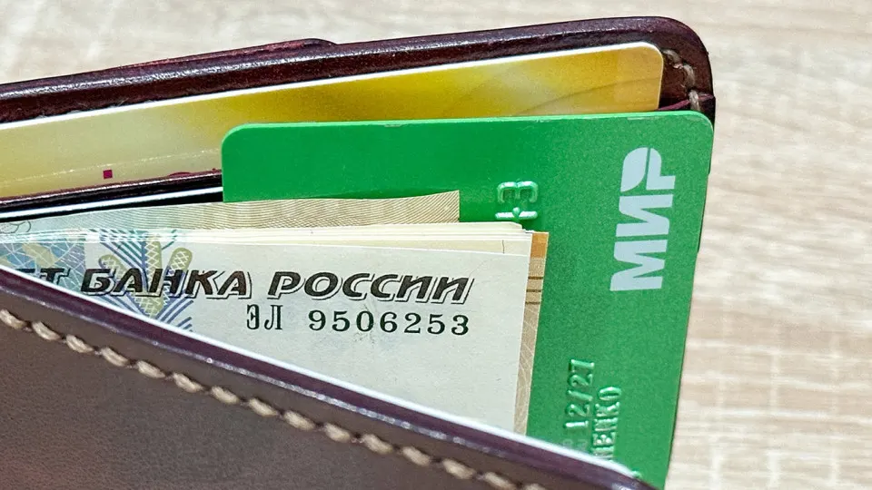 Исследование о зарплатных запросах показывает снижение средней и медианной величины, а также выраженные региональные различия.