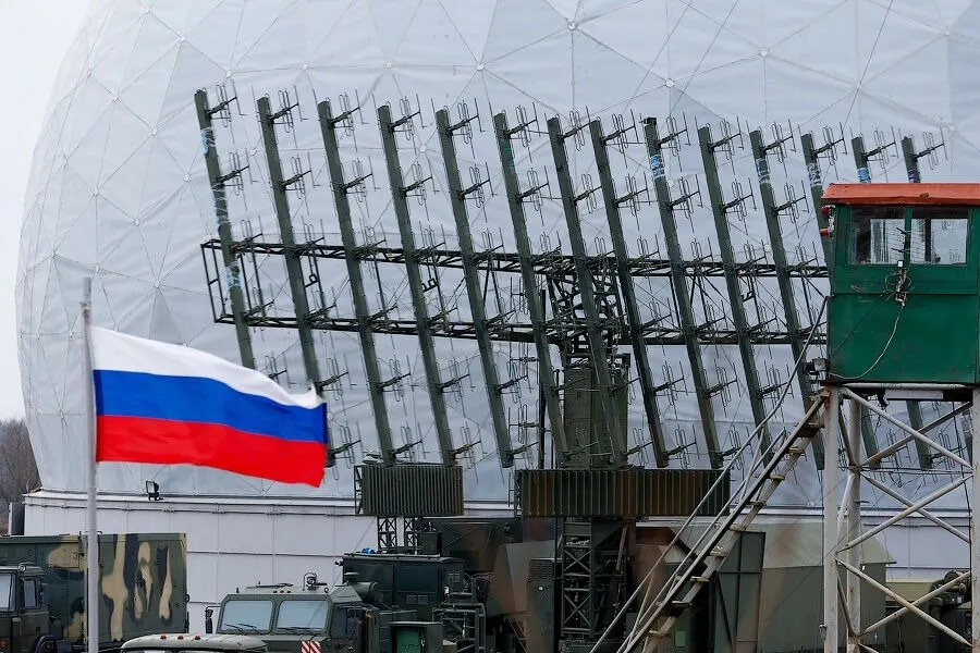 Дипломат указал на наращивание военной помощи Киеву и активизацию учений НАТО у границ, а также озвучил возможные сценарии для Калининградской области.