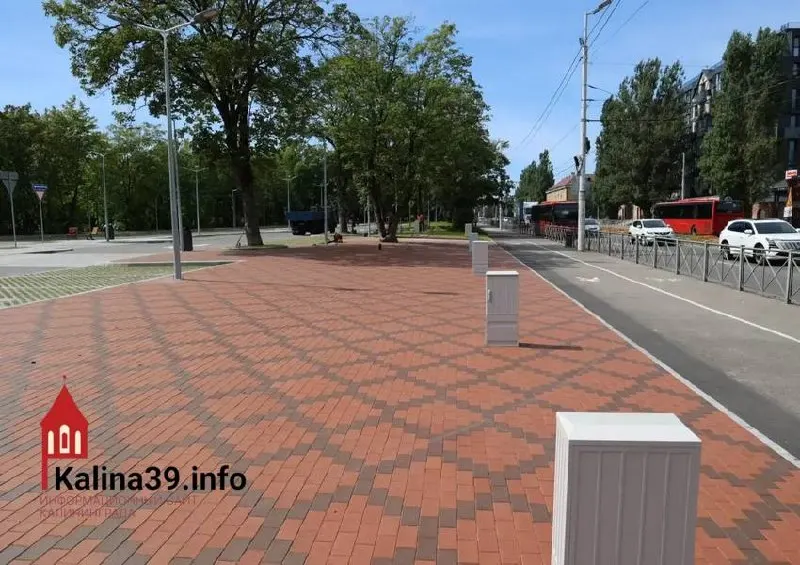 В Калининграде расширят платную парковку: добавят 217 мест, тариф за час — 70 рублей, новые стоянки появятся на нескольких участках города.