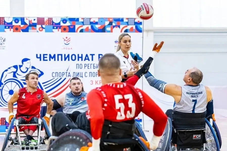 Калининградский клуб «Балтийский шторм» стал бронзовым призёром чемпионата России по регби на колясках, который впервые прошёл в регионе.