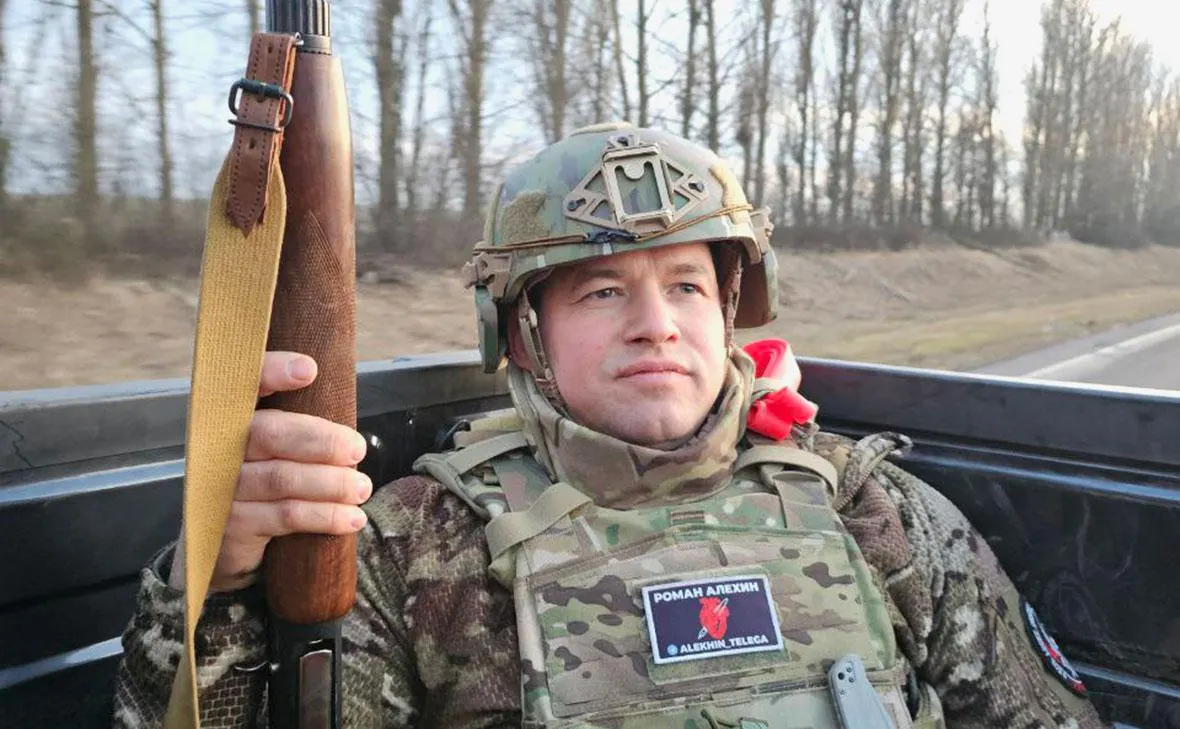 З-блогер и участник СВО Роман Алёхин утверждает, что Минюст не принимает его отчёты «иностранного агента» по почте и тем самым фактически выдавливает его из страны, готовя штрафы и уголовное дело.