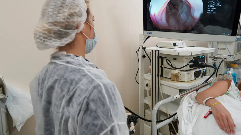 В России возник острый дефицит противоопухолевого препарата абраксан, применяемого при раке молочной и поджелудочной железы: госзакупки прекращены, лекарство исчезает из аптек, а пациенты вынуждены искать его за свой счет и через неофициальные каналы.