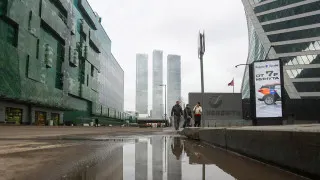 Большинство работодателей в России до конца года отказались от расширения штата из‑за снижения спроса, нехватка кадров заметно сократилась, а бизнес все чаще использует неполную занятость вместо прямых сокращений.