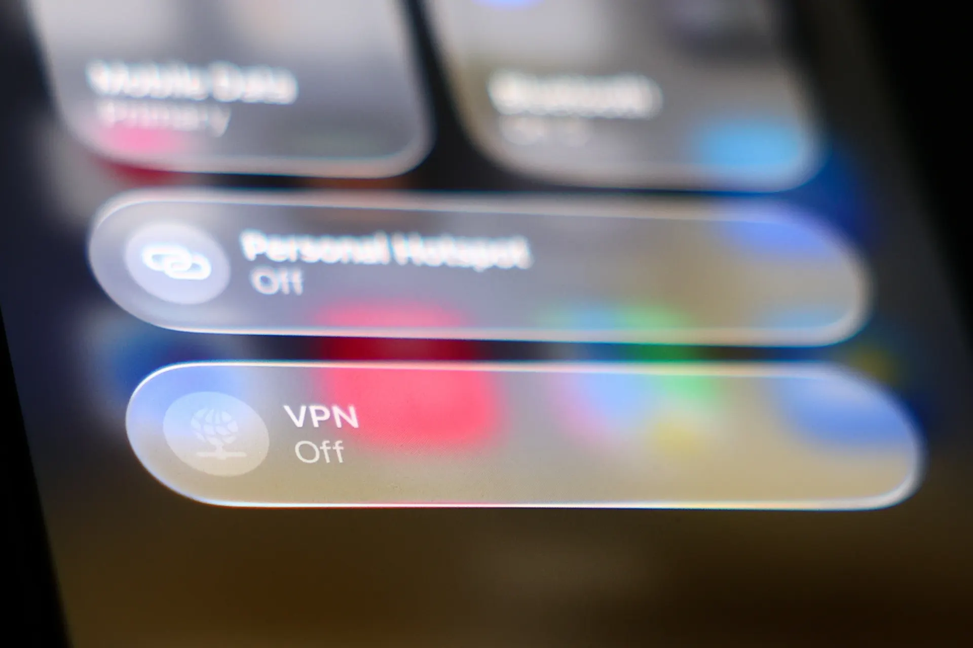 Некоторые маркетплейсы и онлайн‑сервисы, которые после 15 апреля блокировали доступ при включённом VPN, снова стали доступны для части пользователей, тогда как другие остаются недоступны.