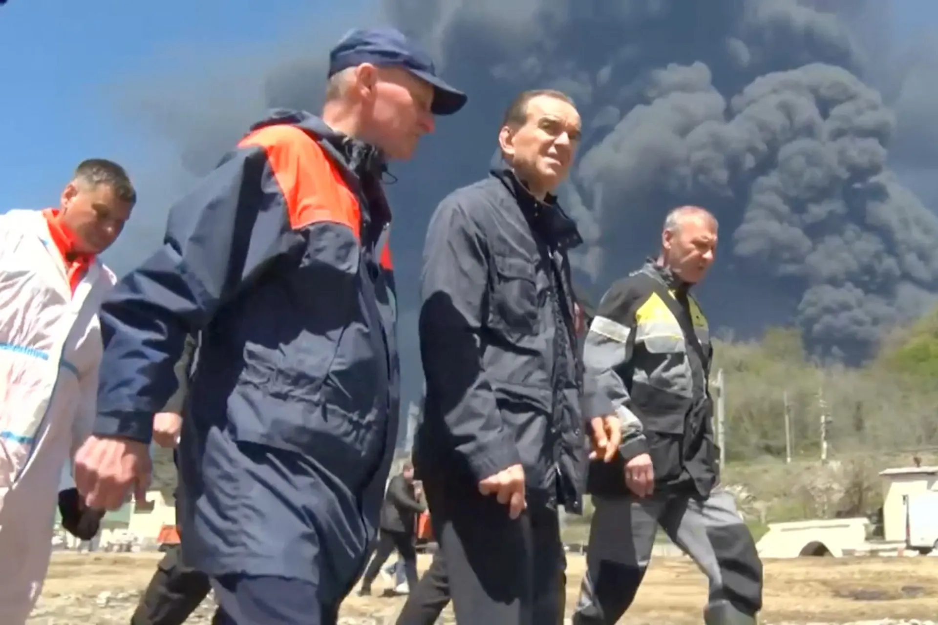 Мониторинг показал, что за неделю провластные аккаунты оставили более 5 тыс. комментариев к публикациям о взрывах и пожарах на нефтяной инфраструктуре под Туапсе; почти 1,4 тыс. аккаунтов охватили около 500 постов и составили до 15% комментариев.