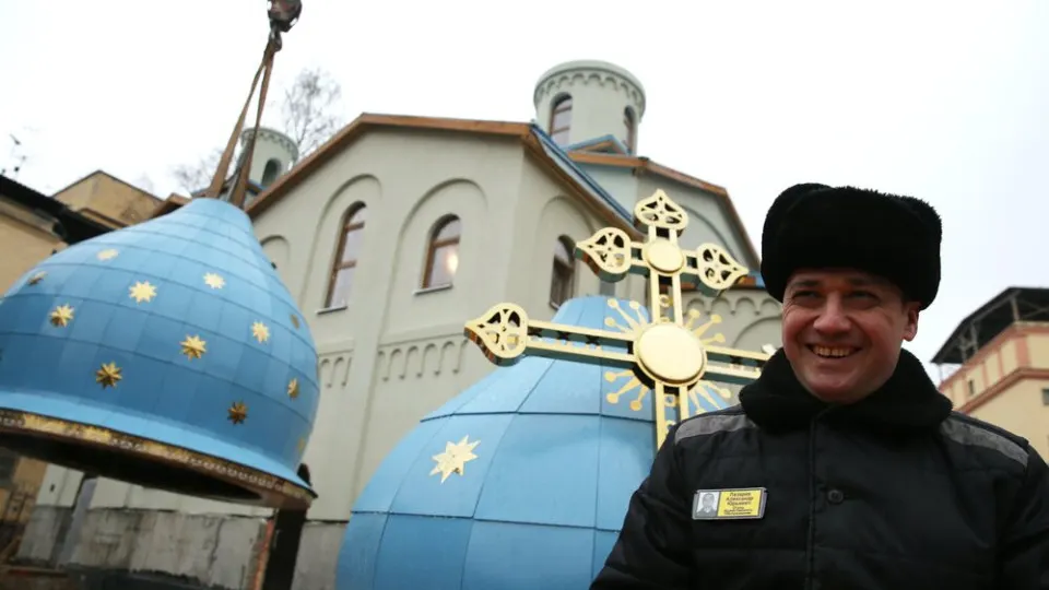 Аналитический центр при правительстве оценил клиентоцентричность 62 ведомств: ФСИН получила 94% и заняла третье место. Лидируют Минфин и ФНС (98%). Правительство увеличило финансирование развития УИС и продлило программу до 2035 года; также с сайта Судебного департамента исчез раздел со статистикой рассмотрения дел за 20 лет.