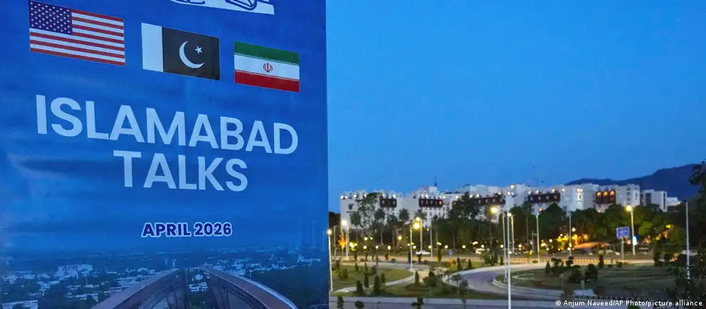 Неназванные источники сообщают, что Тегеран предложил снять блокаду Ормузского пролива и завершить боевые действия, отложив обсуждение ядерной программы на более поздний срок; вопрос обсудят на совещании у руководства США.