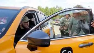 Эксперты предупреждают: к концу 2026 года поездки на такси в России могут стать дороже на 20–30% из‑за роста стоимости машин, их обслуживания, запчастей и страховок, а также из‑за перехода перевозчиков на локализованные автомобили.