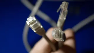 Крупные российские разработчики софта предложили создать согласительный орган по интернет-блокировкам, предупредив, что текущие меры с DPI и запретом VPN разрушают инфраструктуру Рунета и мешают работе программистов.