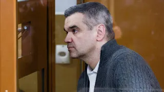 Никулинский районный суд Москвы назначил Алексею Тайчеру 11 лет лишения свободы и штраф 2 млн рублей, признав его виновным в хищении почти 1,2 млрд рублей у структур РЖД через фиктивные займы и сделки с активами «Трансфин-М».