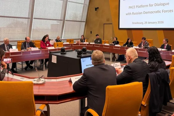 Организация, помогающая жителям Северного Кавказа покинуть опасные места, потребовала от ПАСЕ отреагировать на высказывания Руслана Кутаева, которые активисты расценивают как оправдание «убийств чести» и призывы к дискриминации ЛГБТК‑людей.