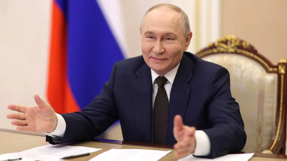 США направили приглашение России на саммит G20 в Майами на высшем уровне, однако в Кремле заявляют, что решение об участии Владимира Путина пока не принято на фоне ордера МУС и резкого сокращения его зарубежных поездок.