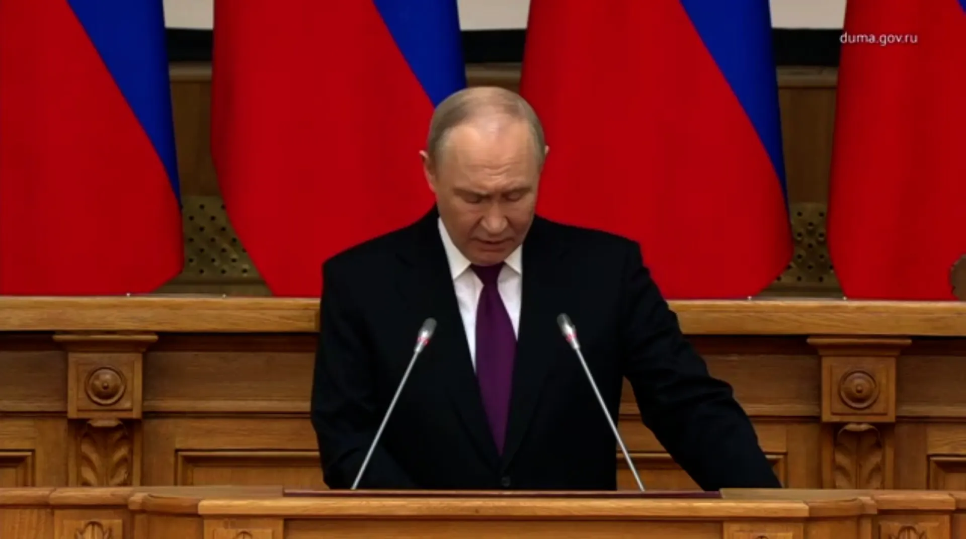 На заседании Совета законодателей президент сообщил о списании части долгов регионов, прокомментировал предстоящие выборы и призвал парламентариев к единству, подчеркнув, что чрезмерные запреты тормозят развитие.