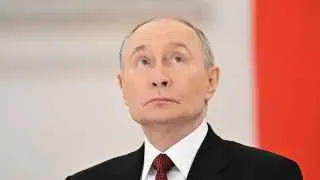 Президент Владимир Путин сравнил нынешнюю ситуацию с временами Великой Отечественной войны, заявив, что вся страна должна работать на фронт. Он пообещал продолжить создание «зоны безопасности» на границе с Украиной и добиться всех целей СВО, тогда как эксперты и источники международных СМИ говорят о подготовке нового наступления и возможной новой волне частичной мобилизации.