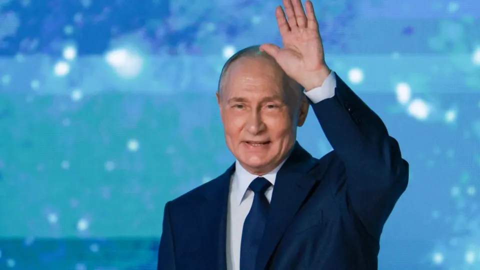 Президент России заявил, что даже при ограничениях мобильного интернета должны бесперебойно функционировать Госуслуги, платёжные системы и электронная запись к врачу, поскольку безопасность граждан остаётся приоритетом.