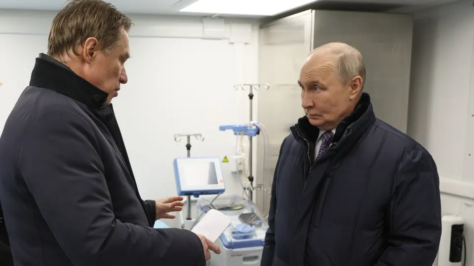 Президент поручил министру здравоохранения повысить охват репродуктивной диспансеризации для борьбы с сокращением числа рождений; демографическая ситуация в последние годы остаётся критической.