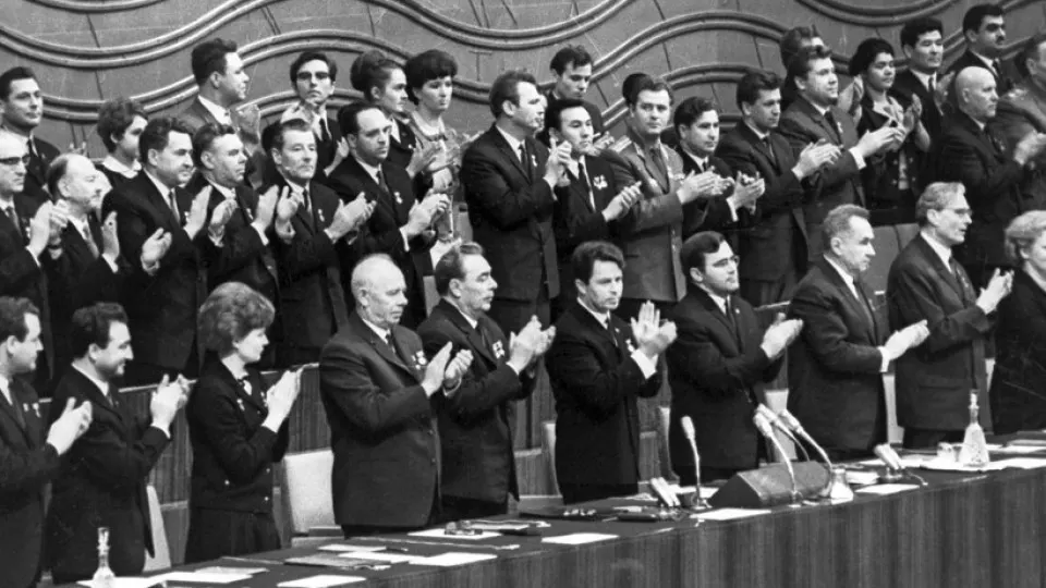 Помощник президента по экономическим вопросам Максим Орешкин считает, что автоматизация управленческих процессов и тотальная цифровизация приводят к «реинкарнации» плановой экономики, в том числе через алгоритмическое ценообразование в сервисах такси.