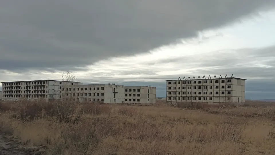 Число новорожденных в России продолжает снижаться уже одиннадцатый год подряд, а суммарный коэффициент рождаемости опустился до минимума современной истории, несмотря на курс властей на «семейноцентризм» и пропаганду многодетности.