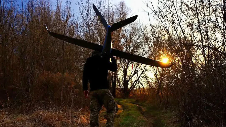 В последние месяцы интенсивность ударов украинских беспилотников резко выросла: уничтожаются воздушные средства ПВО, поражаются радары и энергообъекты. Под угрозой — снабжение войск и работа ключевых промышленных предприятий, в том числе в Перми.