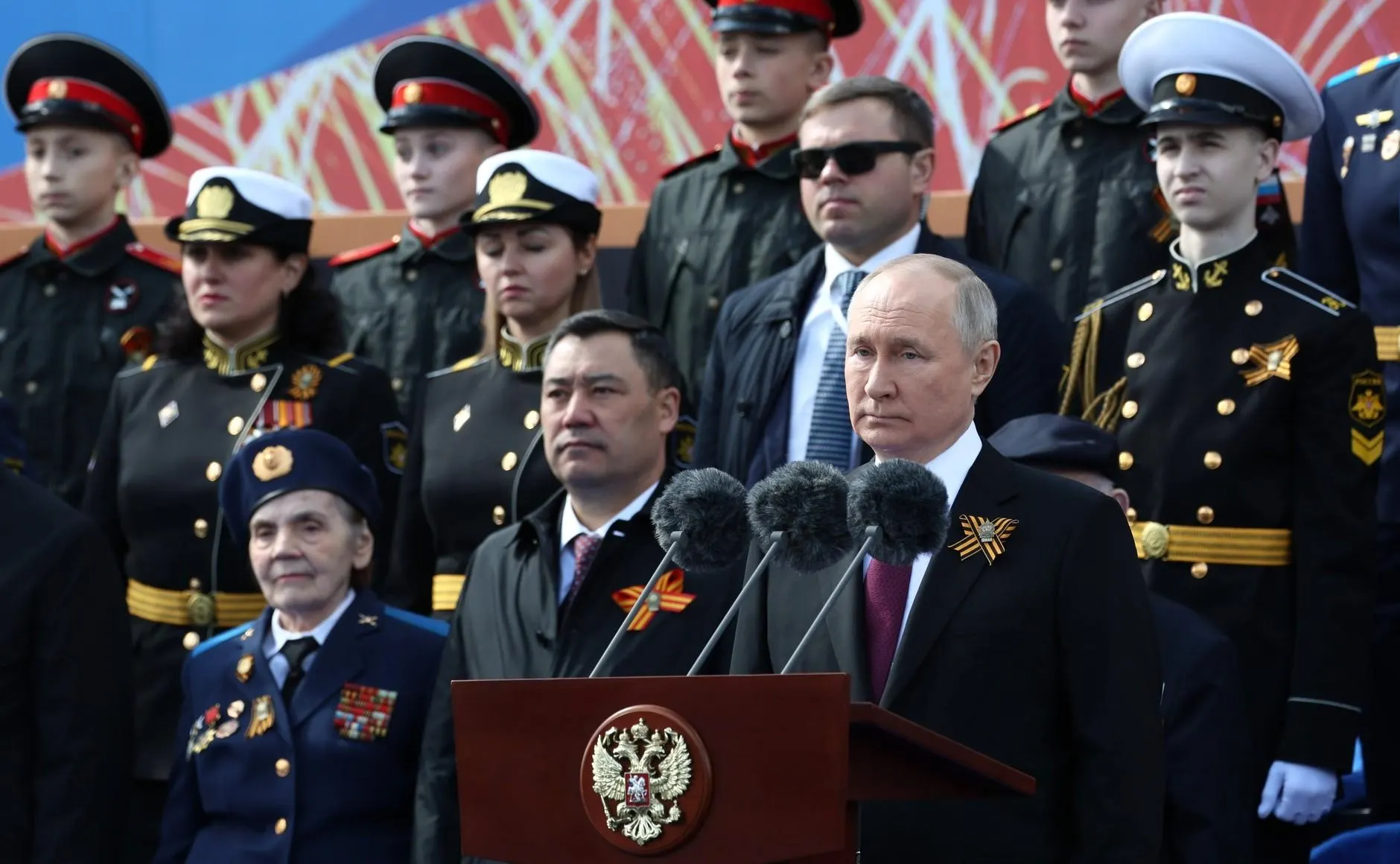 Президент выступил на Параде Победы и заявил: «Победа всегда была и будет за нами». Публикуем обращение главы государства.