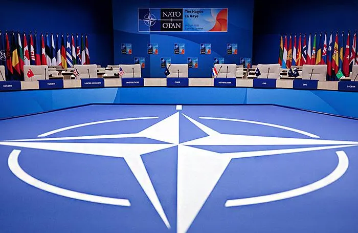Дипломат объяснил свои слова, намекая на возможность ударов по российскому анклаву и подтвердив решимость действий.