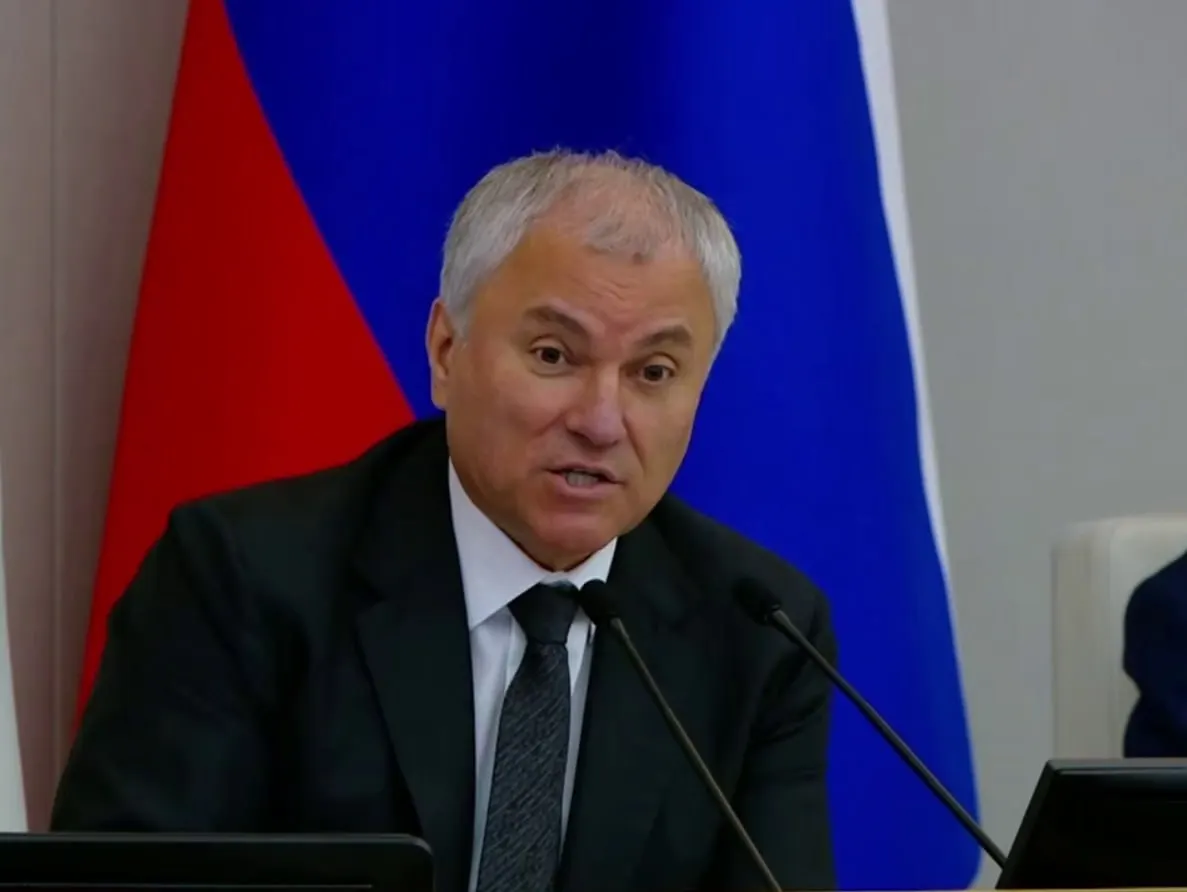 Депутаты расширили перечень мер профилактики правонарушений: теперь официально входят мероприятия по противодействию искажению исторической правды и предупреждению уклонения от исполнения обязанностей по защите Отечества.