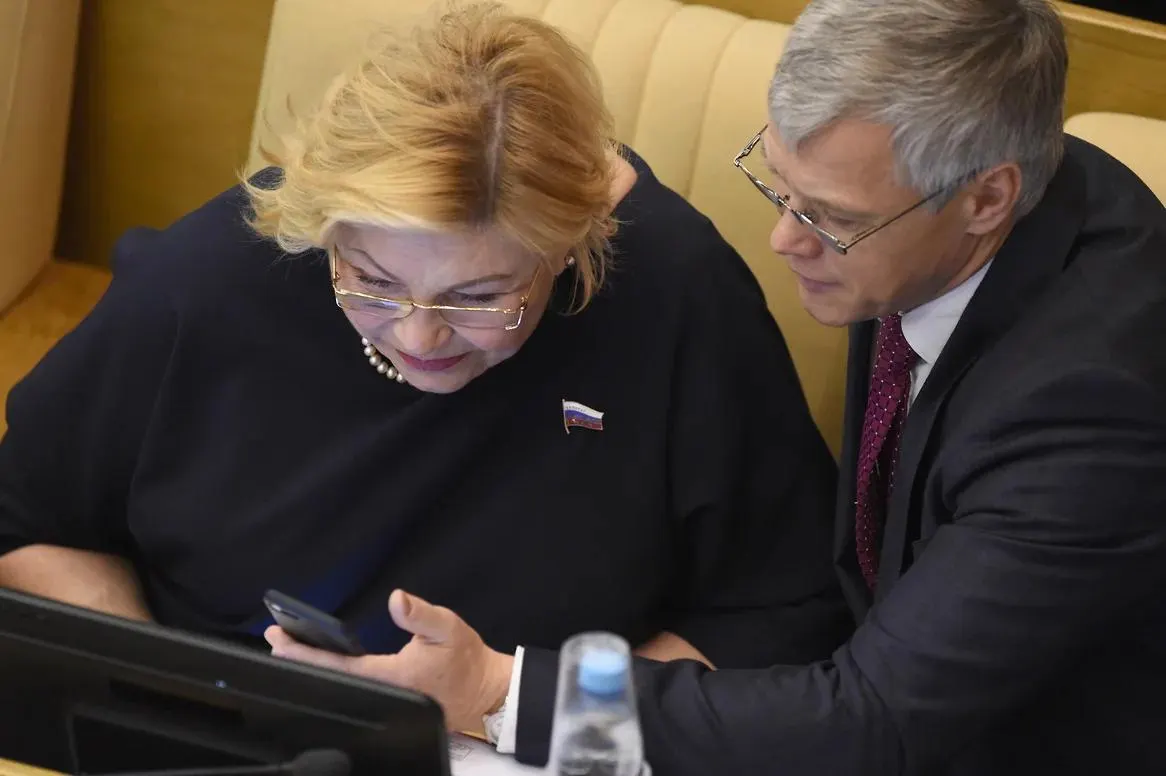 Валерий Гартунг вместе с Еленой Драпеко стали двумя депутатами, проголосовавшими против обращения Госдумы по удару в Старобельске; спикер назвал это «техническим сбоем», а заседание сопровождалось резкими политическими выпадами и призывами к ударам по Украине.