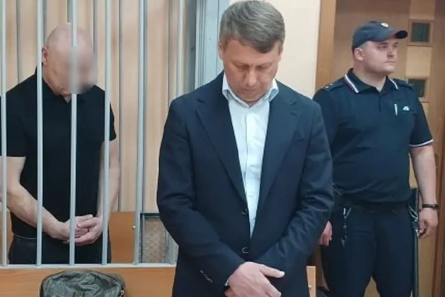 Суд установил, что в январе 2026 года 53‑летний мужчина и ещё одно лицо за пределами РФ договорились приобрести около 70 кг гашиша для доставки в Калининград и последующего сбыта; дело в отношении второго участника выделено в отдельное производство.