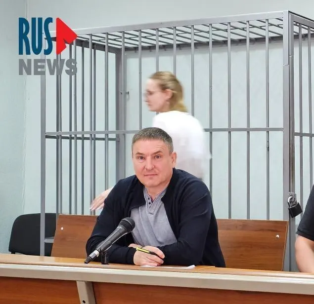 Правозащитник оспаривал ограничение доступа к письменным материалам в карцере — суд счёл выдачу бумаги и ручки на полтора часа в день допустимой. Ограничения затрудняют подготовку неосуждённых к судебным процессам.