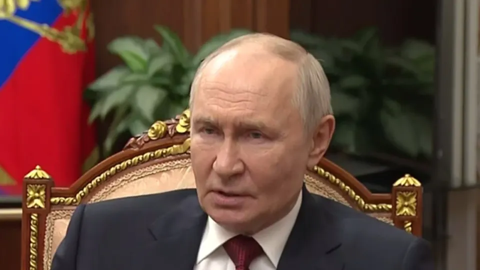 Президент заявил, что Украина предложила взаимно отказаться от дальнобойных ударов и ограничить боевые действия четырьмя регионами, но Россия отвергла эту инициативу и продолжит задачи по «освобождению Донбасса и Новороссии».