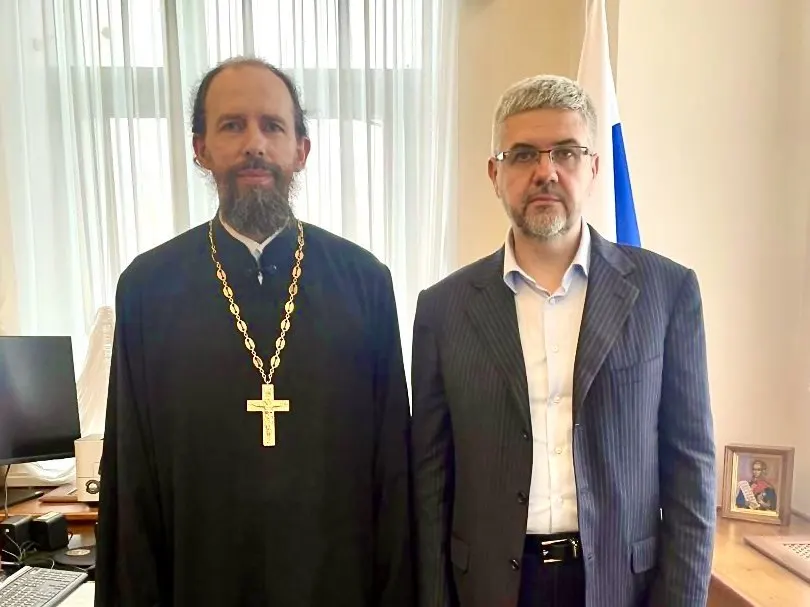 Заместитель министра юстиции заявил на Петербургском юридическом форуме, что сожительство без официальной регистрации брака рассматривается как прямая угроза безопасности страны; ведомство проводит мониторинг и готовит изменения в Семейный кодекс.