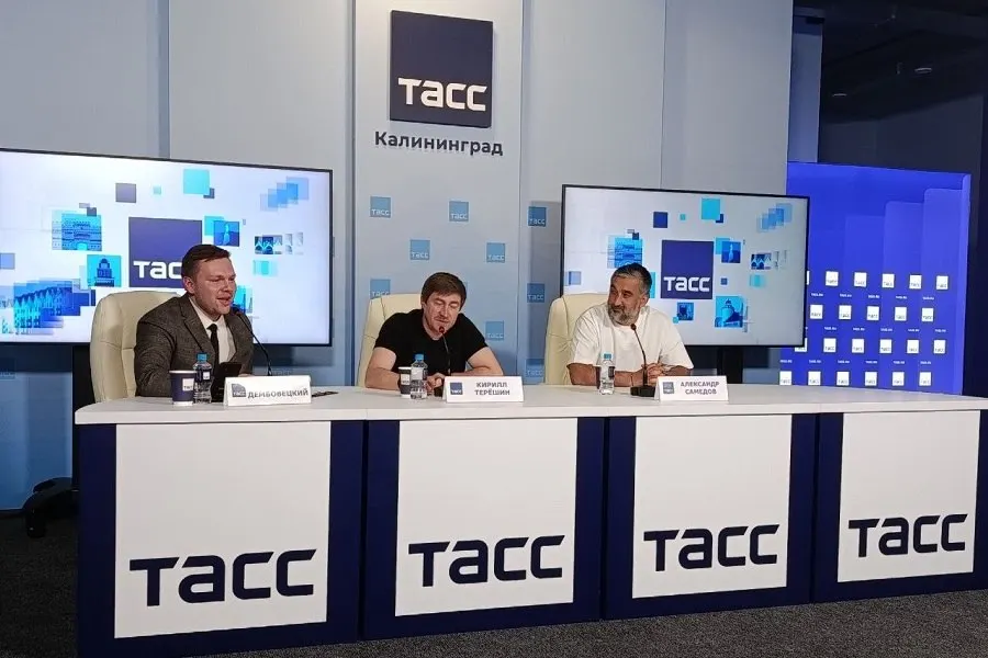 Представитель Российского футбольного союза отметил «футбольный бум» в Калининграде и выразил уверенность, что национальная команда снова посетит город; экс‑полузащитник Александр Самедов назвал сборную перспективной в преддверии ЧМ‑2026.
