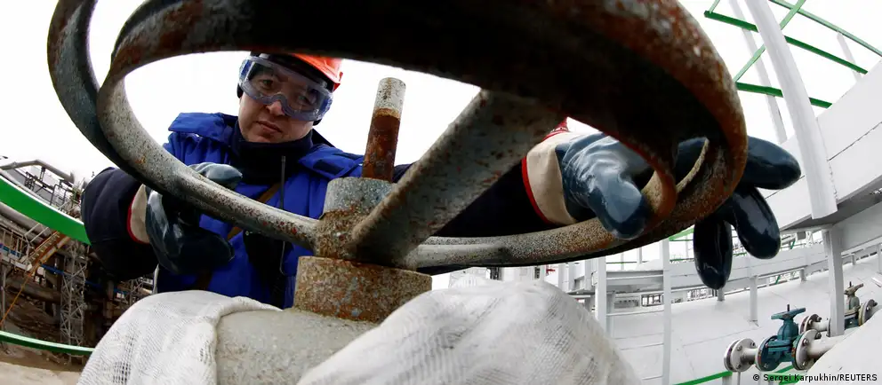 Утром 25 июня беспилотники поразили объекты нефтеперерабатывающего кластера в Уфе — пострадали как минимум два завода, наблюдаются пожары и черный дым. Оперативные ведомства и власти региона подтвердили инцидент.