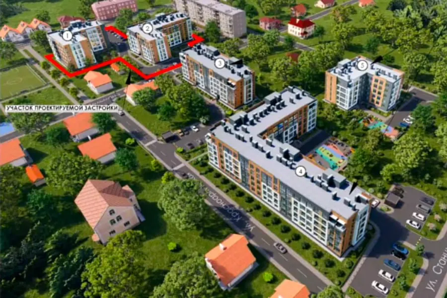 Градостроительный совет Калининградской области не поддержал проект двух пятиэтажных домов на Калининградском проспекте и вернул его на доработку; строительство новых корпусов оценено примерно в 18 месяцев.