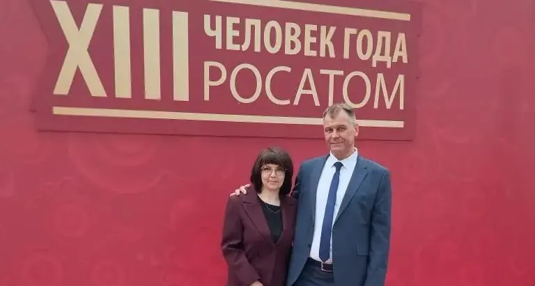 Александр Плужников занял одно из призовых мест в дивизионной номинации «Докер‑механизатор» отраслевой премии «Человек года Росатома — 2025». Премия проводится в 13-й раз; оценивали результаты работы, профессионализм и соответствие корпоративным ценностям.