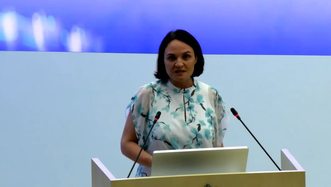 Комиссия зарегистрировала федеральные списки двух партий, определила дату жеребьёвки для распределения партий в бюллетене и направила 433,3 млн рублей на организацию досрочного голосования в труднодоступных регионах.