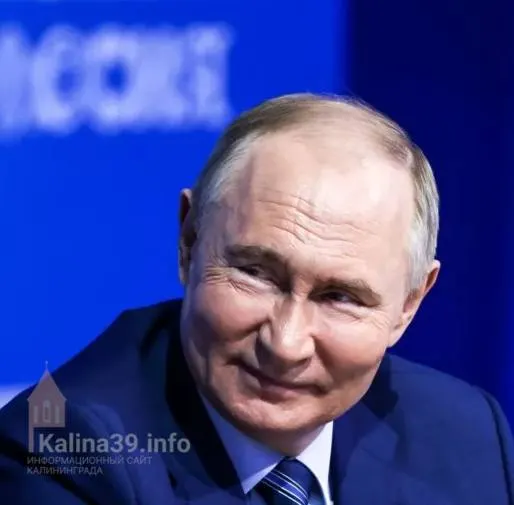 Президент заявил, что атаки на НПЗ якобы направлены на создание «нервозной обстановки» и срыв отпускного сезона. Тем не менее в регионах фиксируют очереди на АЗС, лимиты и рост цен, а предложение о временном прекращении ударов по энергетике было отклонено.
