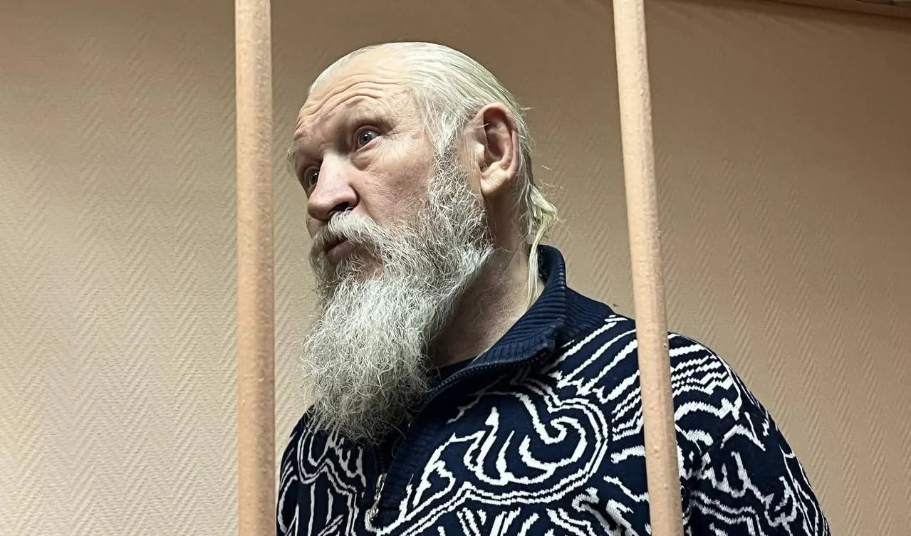 В обновлённый список экстремистов и террористов внесли Михаила Александровича Глущенко — бывшего депутата Госдумы от ЛДПР, ранее осуждённого за соучастие в убийстве Галины Старовойтовой и связанного с тамбовской ОПГ.