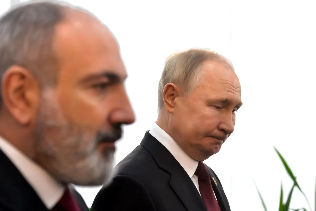 По данным статистики, за первые пять месяцев 2026 года товарооборот между Арменией и Россией составил $2,196 млрд — снижение на 21,5%. Доля России в структуре торговли сократилась до 28%.