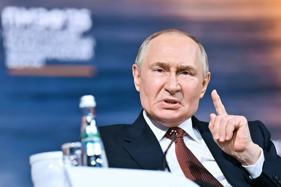 Президент заявил, что перебои с топливом носят временный характер, ненефтегазовые доходы бюджета во II квартале выросли на 25%, а экономическая политика должна быть ориентирована на долгосрочные цели.