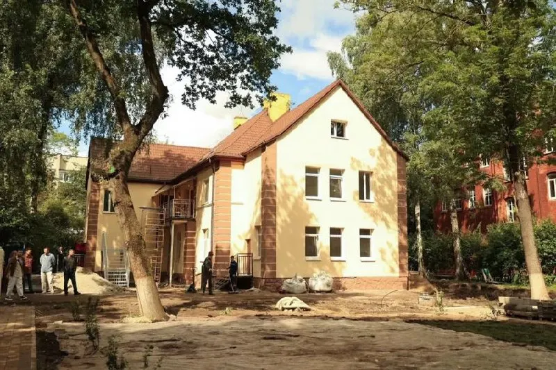 Глава горадминистрации сообщила, что ремонт и благоустройство на улице Леонова идут с опережением графика и завершатся раньше намеченного срока.