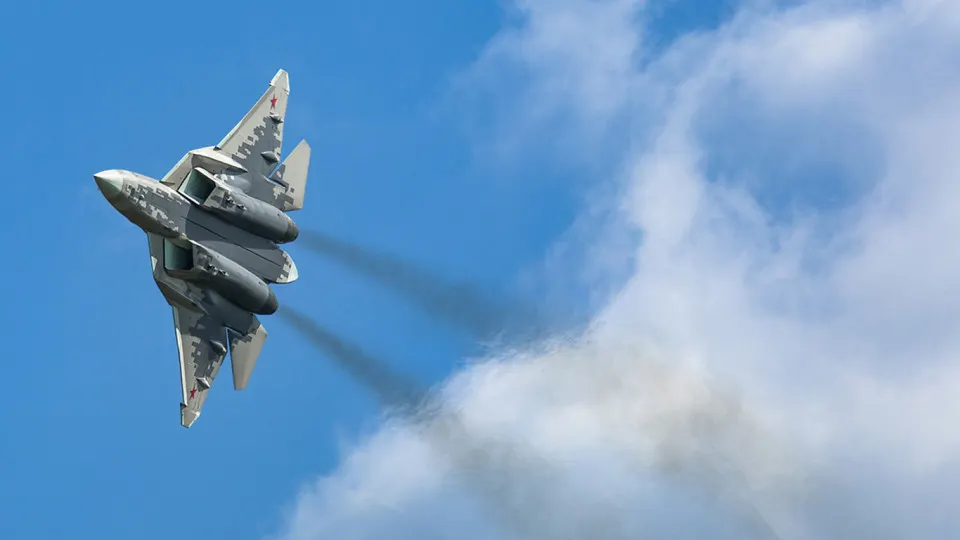 Минпромторг потребовал от АО «Авиационная и морская электроника» перечислить 257,1 млн рублей за просрочку по контракту на разработку отечественных дисплеев. Третий этап проекта задержан более шести лет; министерство начислило штрафы, а правительственные цели по импортозамещению электроники были снижены из‑за нехватки финансирования.